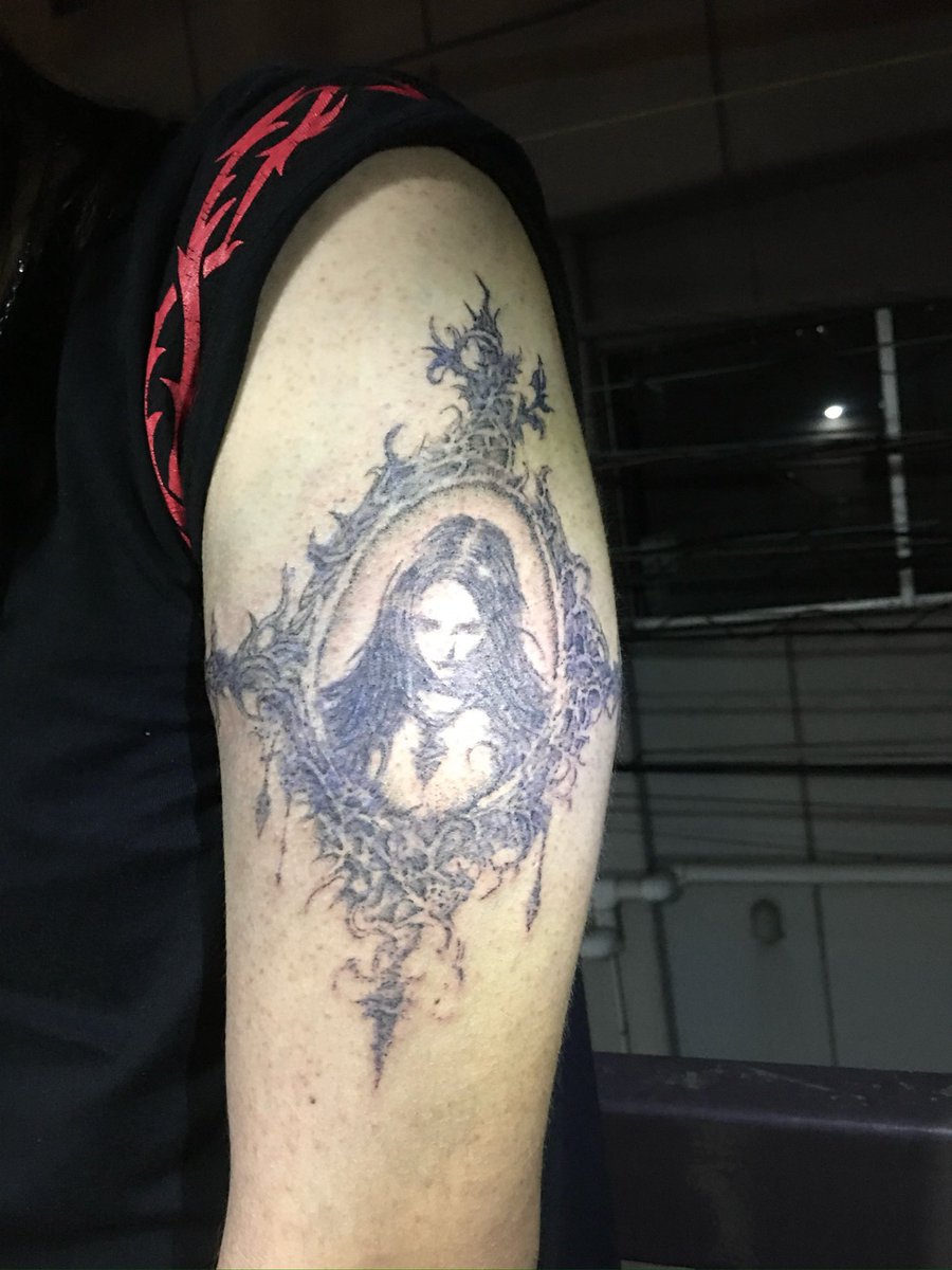 とむら tweet media