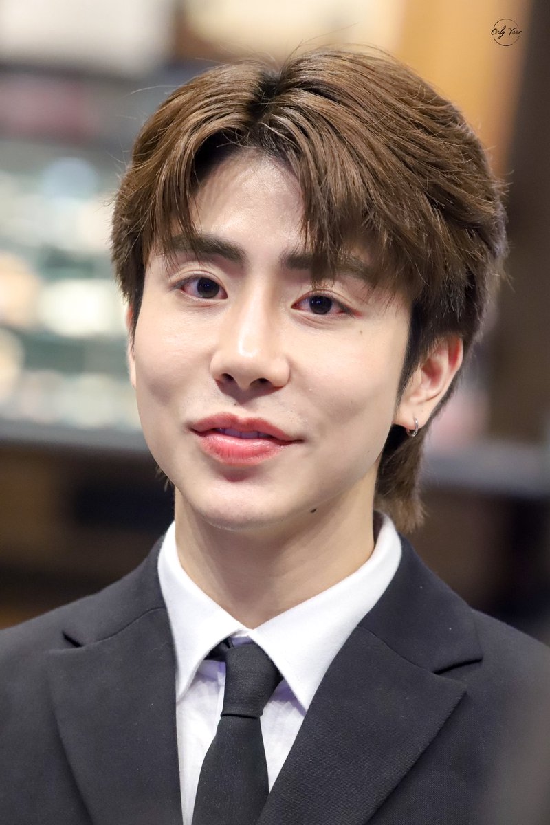 Only_YearPS tweet media