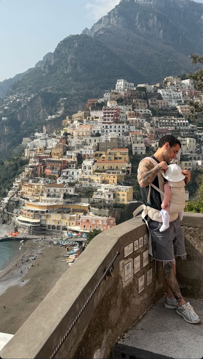 Bakarken uzaklara daldıran bir hayal……