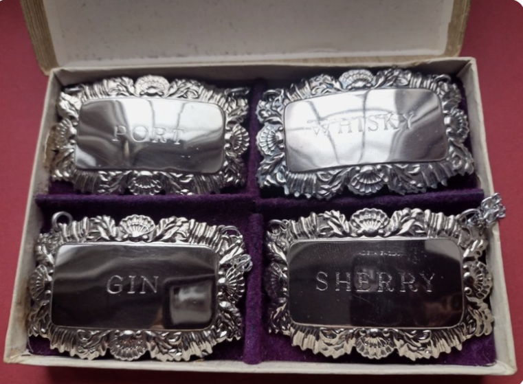 InessaW29's tweet photo. https://t.co/gZlxLm4BMN
Vintage DECANTER LABEL SET x 4 Stylish Design MADE IN ENGLAND UK seller
#MHHSBD #vintage #Gintonic #Drink #whisky #decanter #giftideas #vintagesale #gifts #viral #Giftforhim #gifts #drinks #promgift #ShopVintage #VintageFinds #decor #birthday https://t.co/qneZsmT9bP
