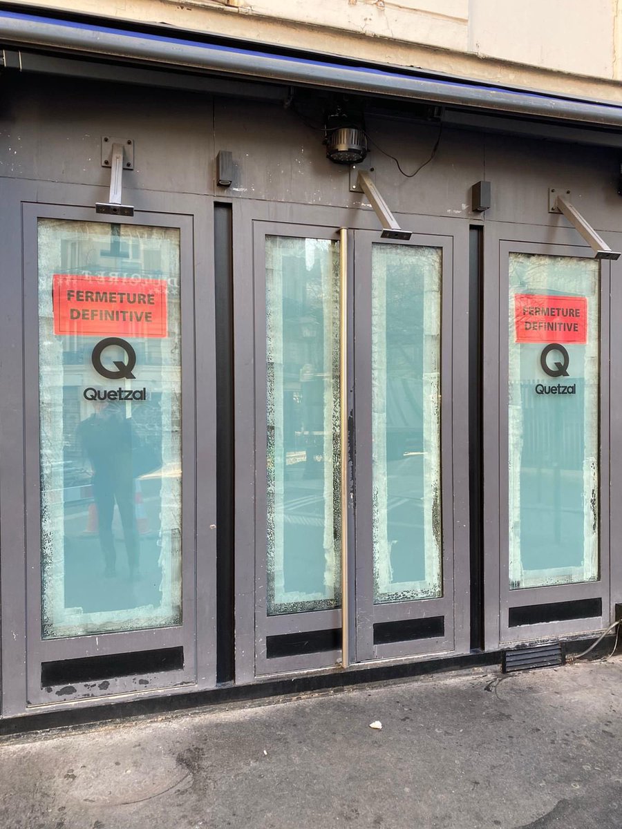 JFGuyot's tweet photo. En soutien à des bars gays emblématiques du #Marais à Paris menacés de perdre leur droit de terrasse, le #SNEG, (Syndicat national des entreprises des lieux festifs et de la diversité) relaie un fausse « fermeture définitive » d’une journée pour attirer l’attention https://t.co/DLWrK1rsXa