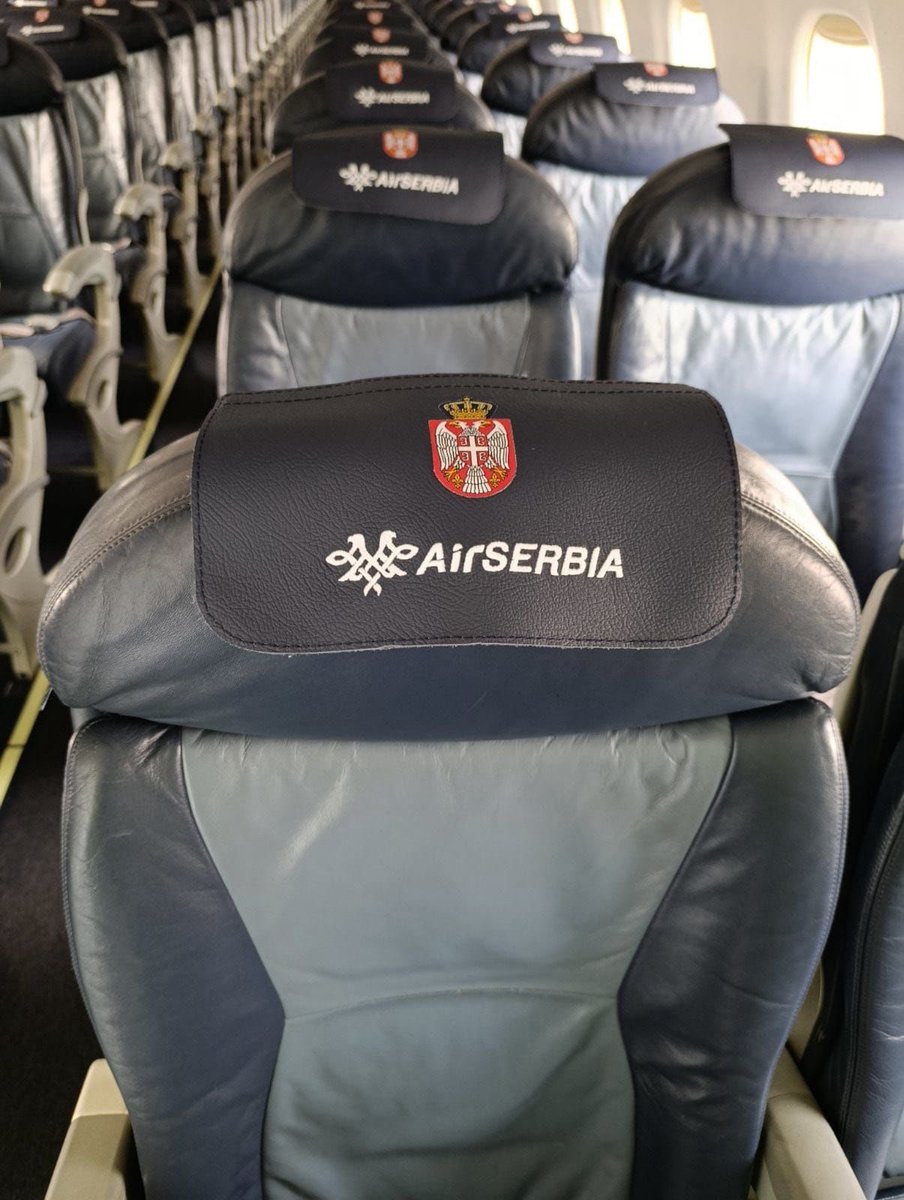 IliZver95346's tweet photo. Vučić naredio da se svi naši gradjani moraju izvući iz ratnih područija.
Radimo na tome Predsedniče.
Avion spreman.
Uskoro polećemo!
@novinarupenziji 
#tagzivota
@airserbia https://t.co/x5SYycuYQd
