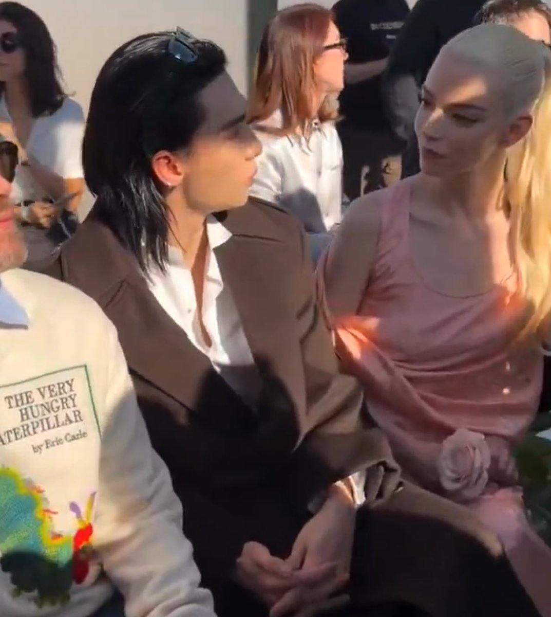 two vampires talking in broad daylight that's crazy...,