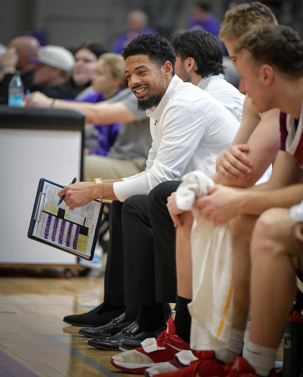 CoachSales_ tweet media