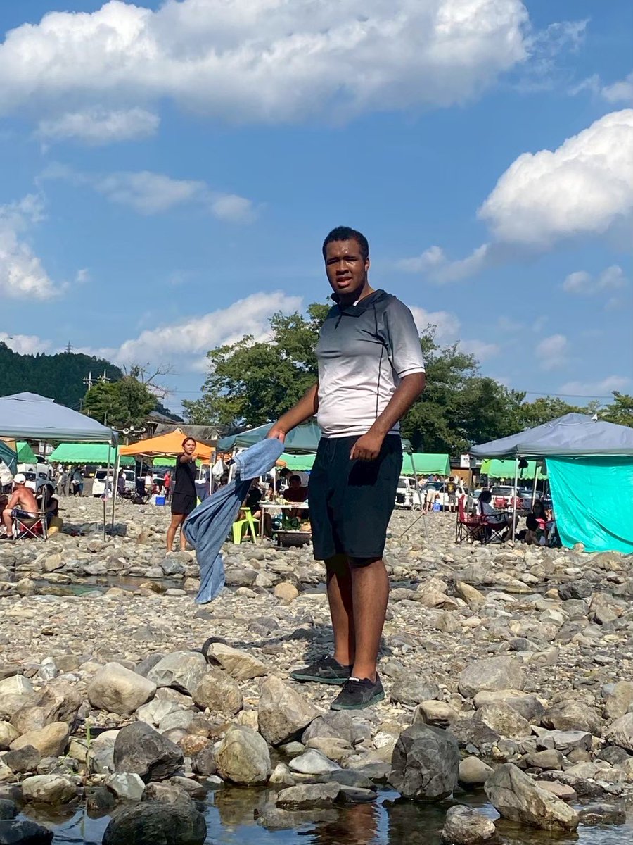 ドラゴンランド第2部見に来てくださった方ありがとうございました🐲

去年都内でやったBBQも龍のおかげで
一瞬で本場アメリカンな空気になってました、いつもありがとう
#ドラゴンランド