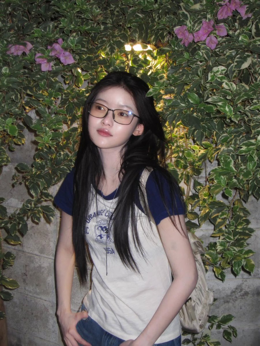 4ปีผ่านไปไวเหมือนโกหก 21กับ25เหมือนห่างกันแค่วันเดียว แต่มาเบลยิ่งโตยิ่งสวยเนอะ ลูกรักพระเจ้านี่หน่า จะกี่ปีก็สวยเสมอ 🚰·̫🚰

2022                                           2026