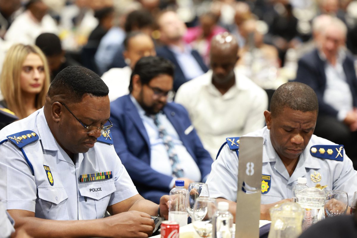 ZANewsFlash's tweet photo. PICTURE: National Police Commissioner, General Fannie Masemola, and Lt General Nhlanhla Mkhwanazi at the Presidential eThekwini Working Group meeting in Durban - KZN Tonight Podcast 
📸 GCIS https://t.co/t3a1qp0Mhy