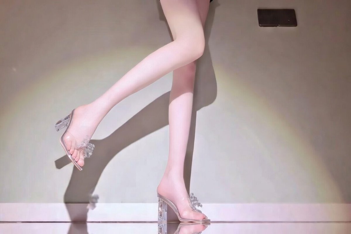 盘底的洋葱是我 tweet media