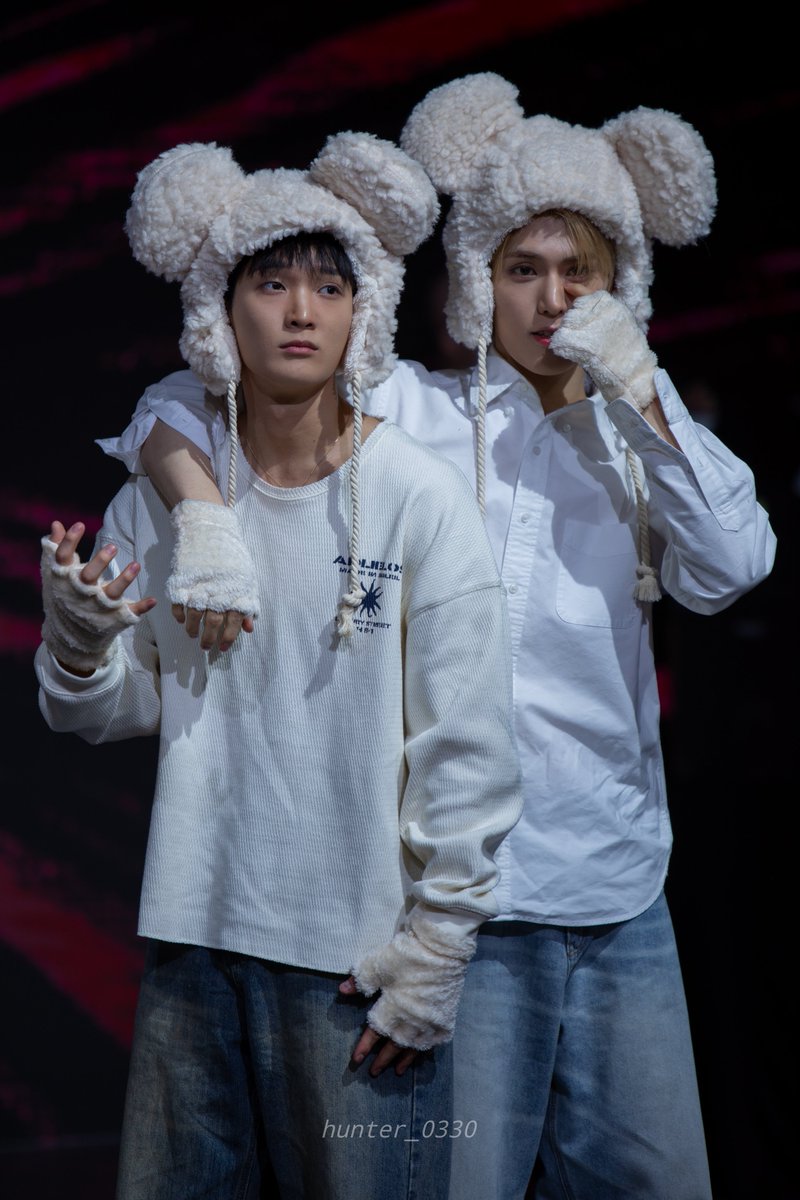 260228 점프업 

#xikers #싸이커스 #sumin #수민 #jinsik #진식