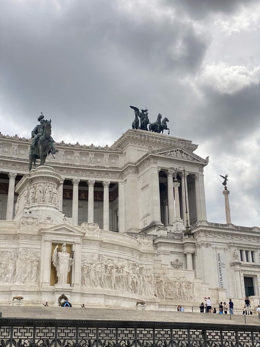 Postcard from Britain tweet media