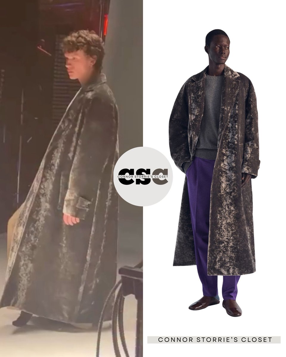 Connor Storrie ‘Saturday Night Live’ <a href="/nbcsnl/">Saturday Night Live</a> bumper photo wearing: 

Lanvin <a href="/Lanvin/">LANVIN</a> FW 2026 Look #3, <a href="/TiffanyAndCo/">Tiffany & Co.</a> ‘Tiffany HardWear’ Graduated Link Necklace in White Gold with Diamonds ($62,000)

📸 Mary Ellen Matthews/NBC 

#ConnorStorrie #ConnorStrorrieOnSNL