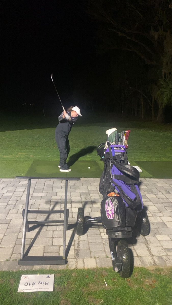 Scenes from early morning warmups 🌅

We've officially finished up the second round with another team score of +11, now heading into the final round of the Lady Bison Invitational!

#UAUKNOW