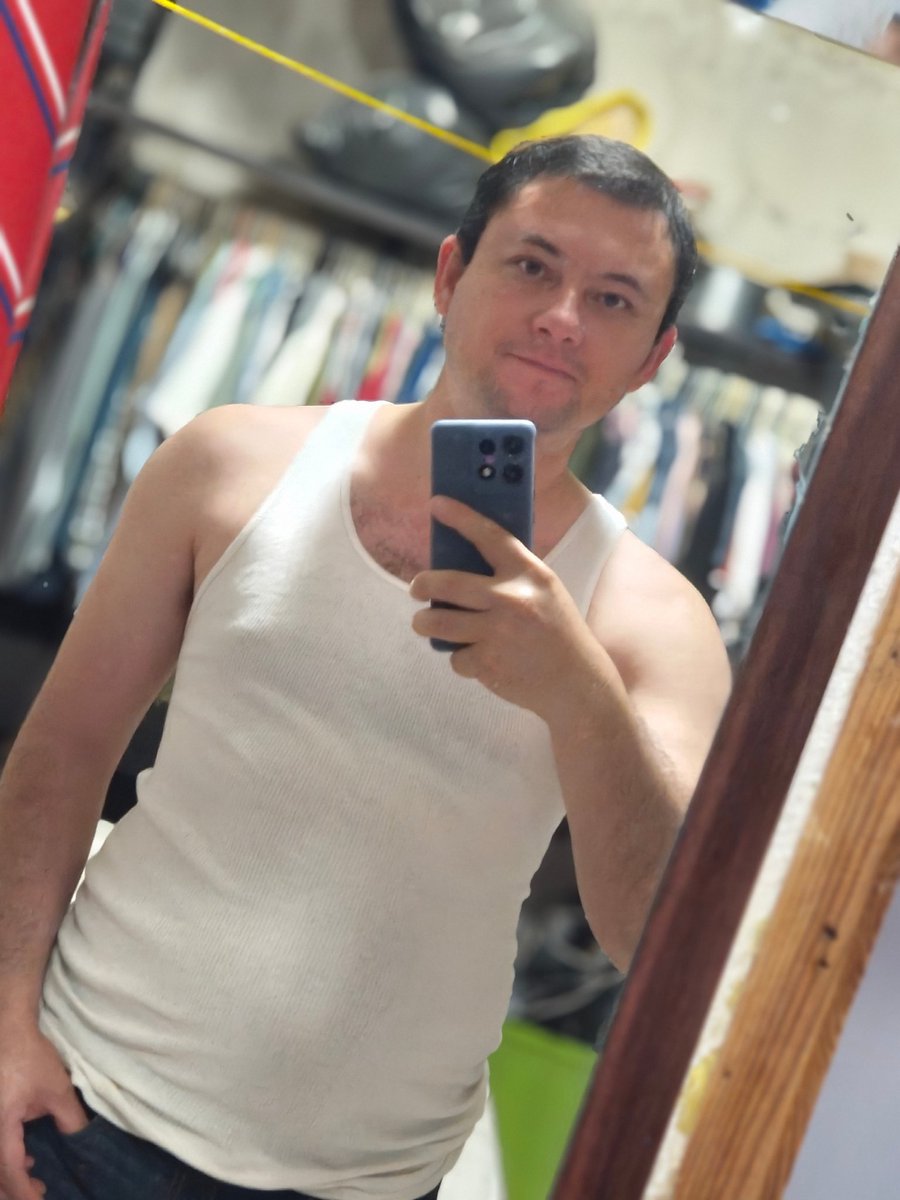 SilverResendez's tweet photo. Así se ven los de 39 años ? 🤔 https://t.co/wsLWYyrHaI