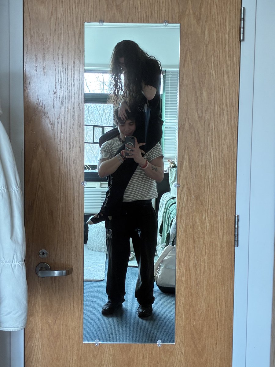 bobby knuckles tweet media