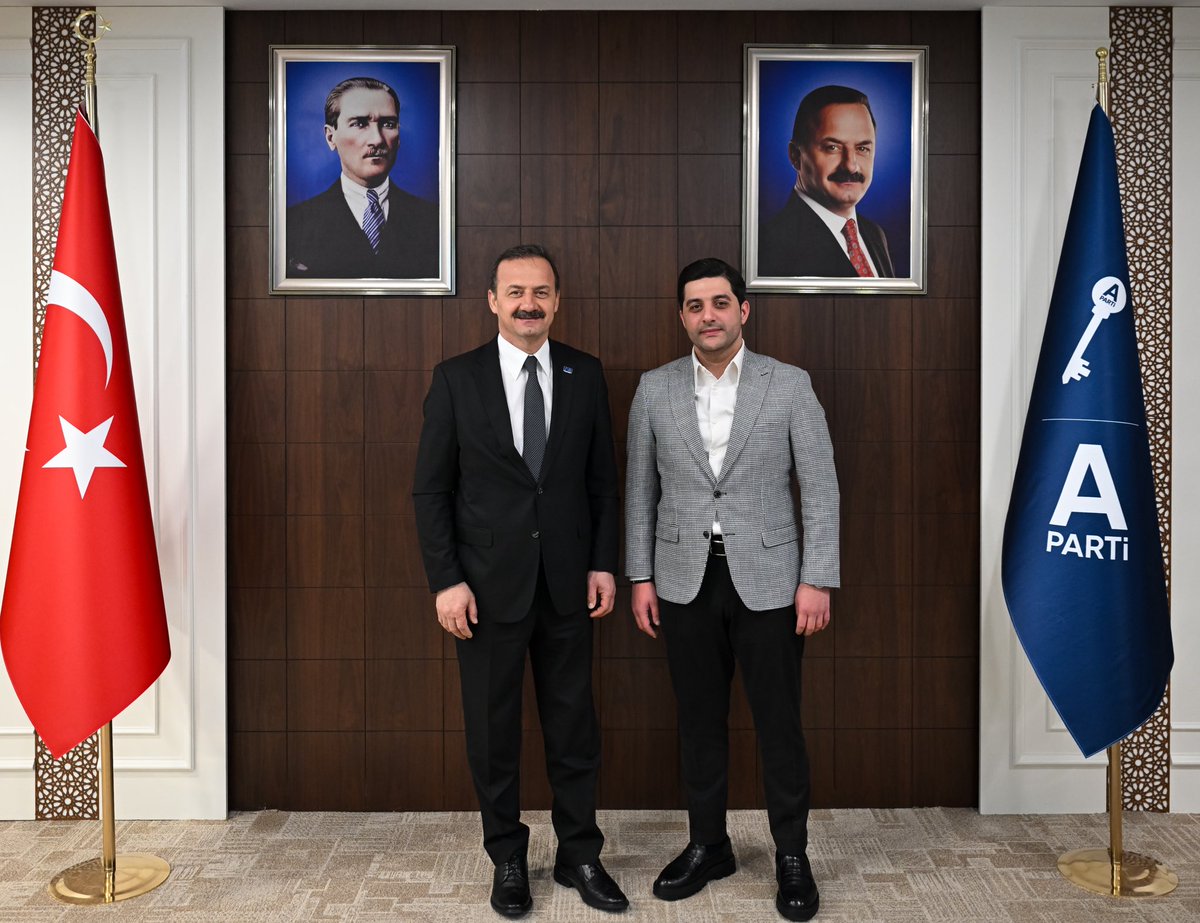 barisozyurtm's tweet photo. Sayın Genel Başkanımız Yavuz Ağıralioğlu’na nazik kabulleri için teşekkür ediyorum.

İçerisinde bulunduğumuz mübarek Ramazan ayının; bu toprakların yükünü omuzlamaya talip, sözünü millet adına söyleyen kadrolarımız için yeni bir dirilişe vesile olmasını diliyorum.

Kuruluş sürecinden bugüne emeğini, zamanını ve yüreğini ortaya koyan tüm dava arkadaşlarıma; ülkemizin dört bir yanında alın teri döken teşkilatlarımıza ve desteğini esirgemeyen aziz milletimize şükranlarımı sunuyorum.

Unvanlar gelip geçer, sorumluluk bâki kalır. Bizler, şartlar ne olursa olsun, memleket mücadelesini diri tutanlardanız. Yolumuz uzun, irademiz sağlam; yürüyüşümüz kararlılıkla sürecektir.