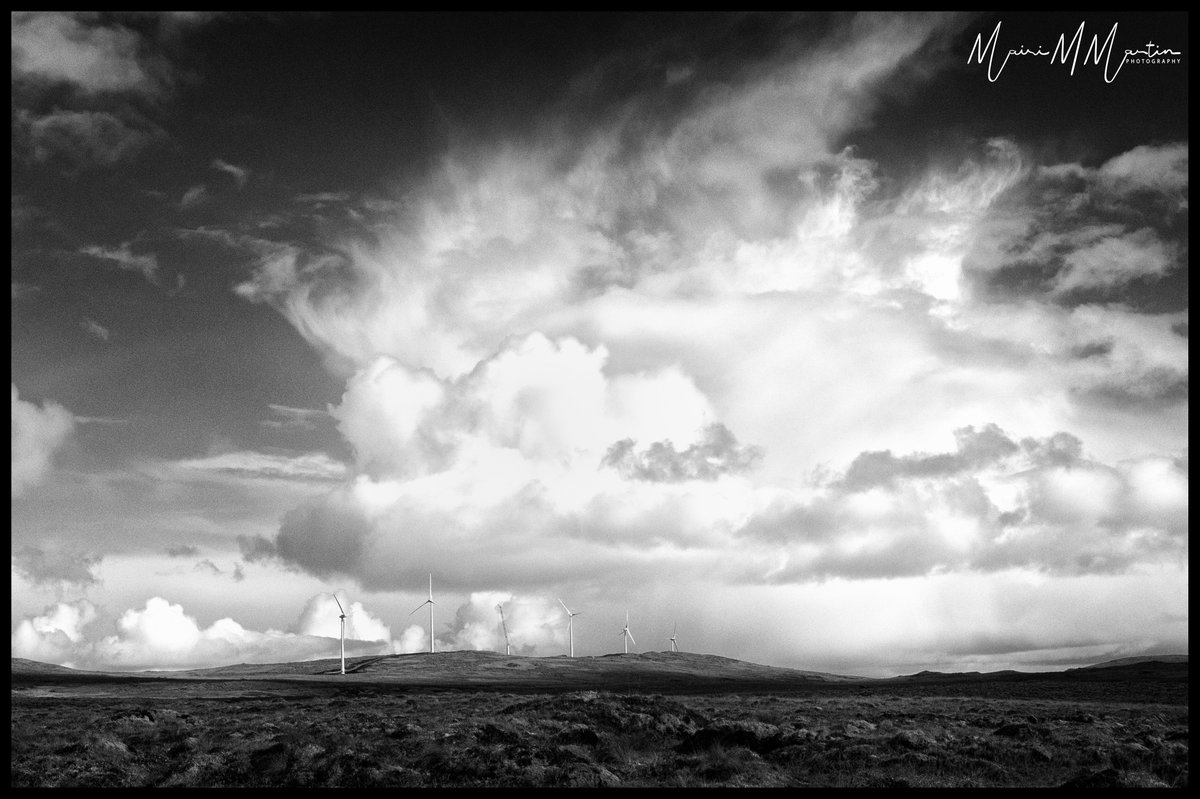 MartinMairi's tweet photo. March skies on the Pentland Road, Isle of Lewis, Outer Hebrides.
https://t.co/5se1KgNd6D https://t.co/7DIBHD9CSb