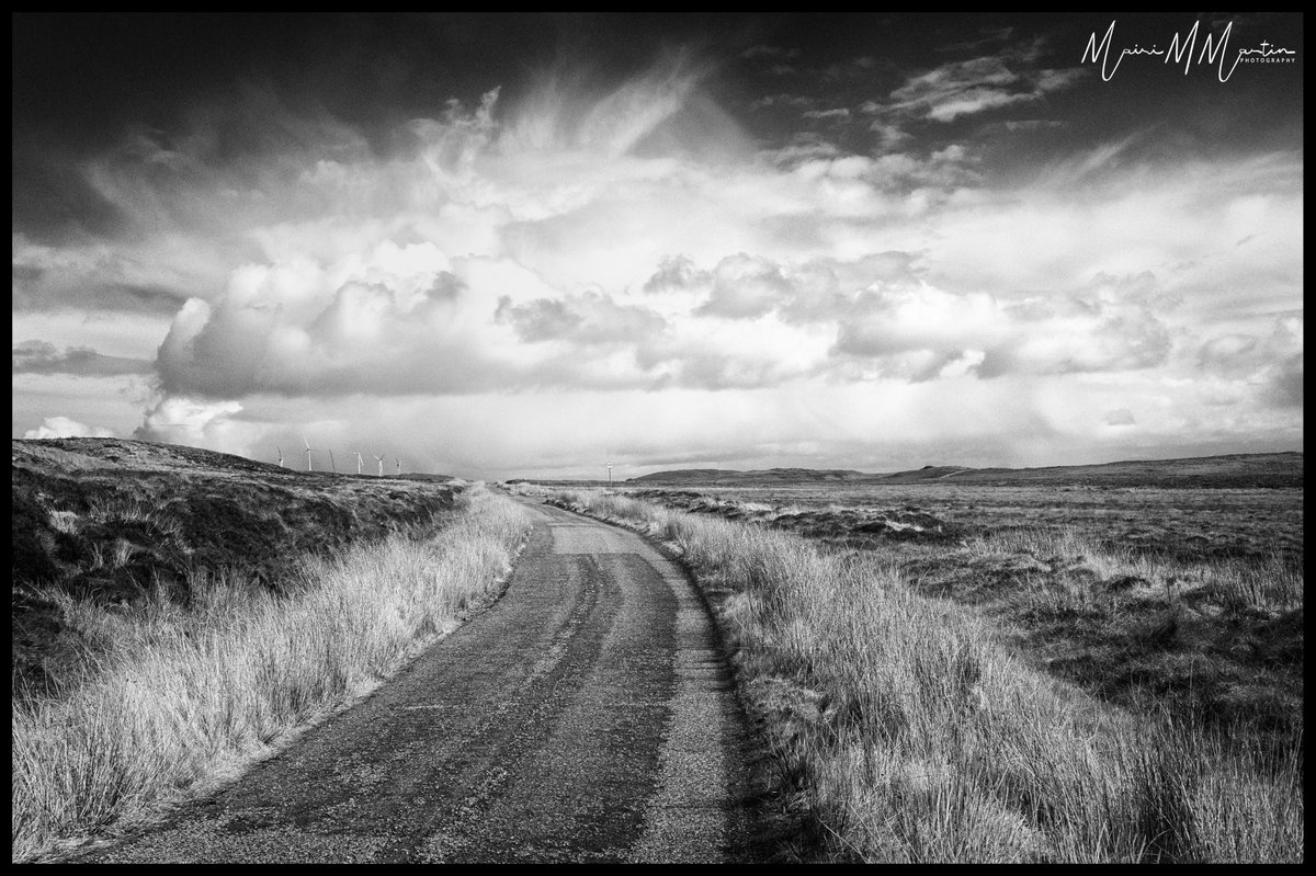MartinMairi's tweet photo. March skies on the Pentland Road, Isle of Lewis, Outer Hebrides.
https://t.co/5se1KgNd6D https://t.co/7DIBHD9CSb