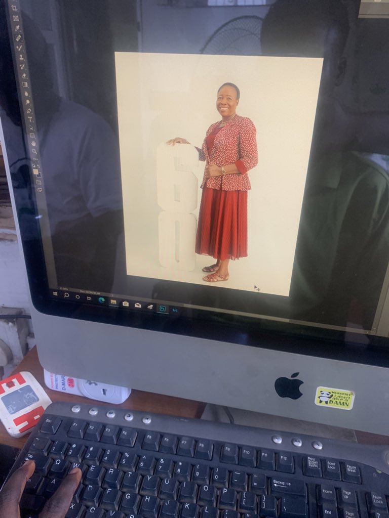 TheowoeyeLens tweet media