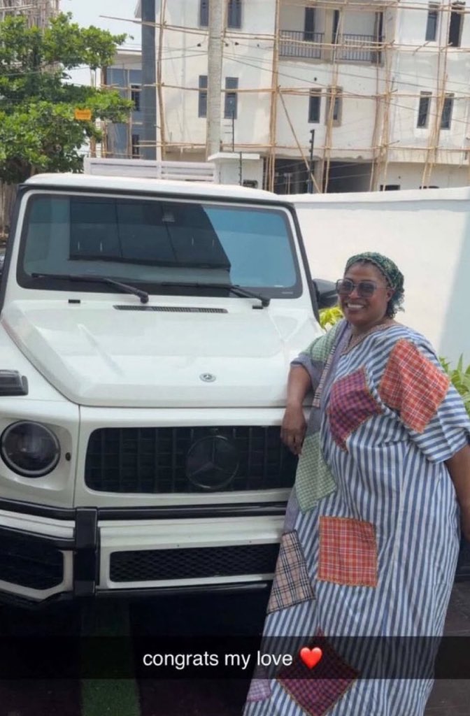 Asake buy his mom new car worth 350m what of his father?? 
So Asake just prove us hotkid ft Lyta song

Father rewards Dey for heaven🥹

Mother rewards Dey for Polanco 🚘