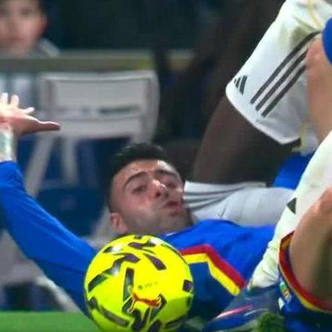 Vibes Foot tweet media