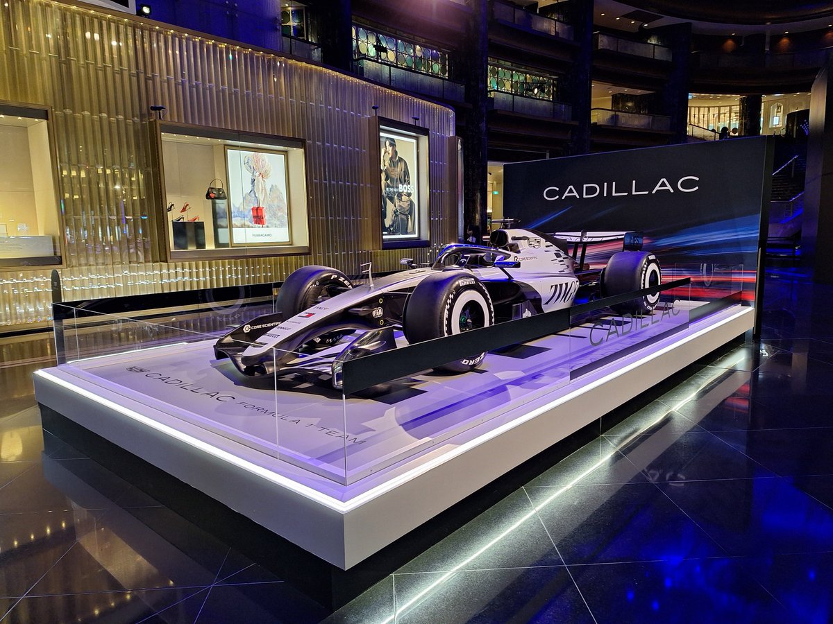 kvmilling's tweet photo. What a stunner! 🤩✈️🏁🇦🇺
@Cadillac_F1 @SChecoPerez @ausgrandprix
#VamosCheco #WeAreBack #TeamCheco #proudchecofans #AusGP #UktoAus #F1 #happyfans #Melbourne https://t.co/19FiZdMgXr