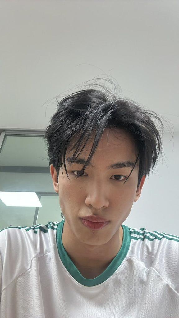 Kakak Surf tweet media