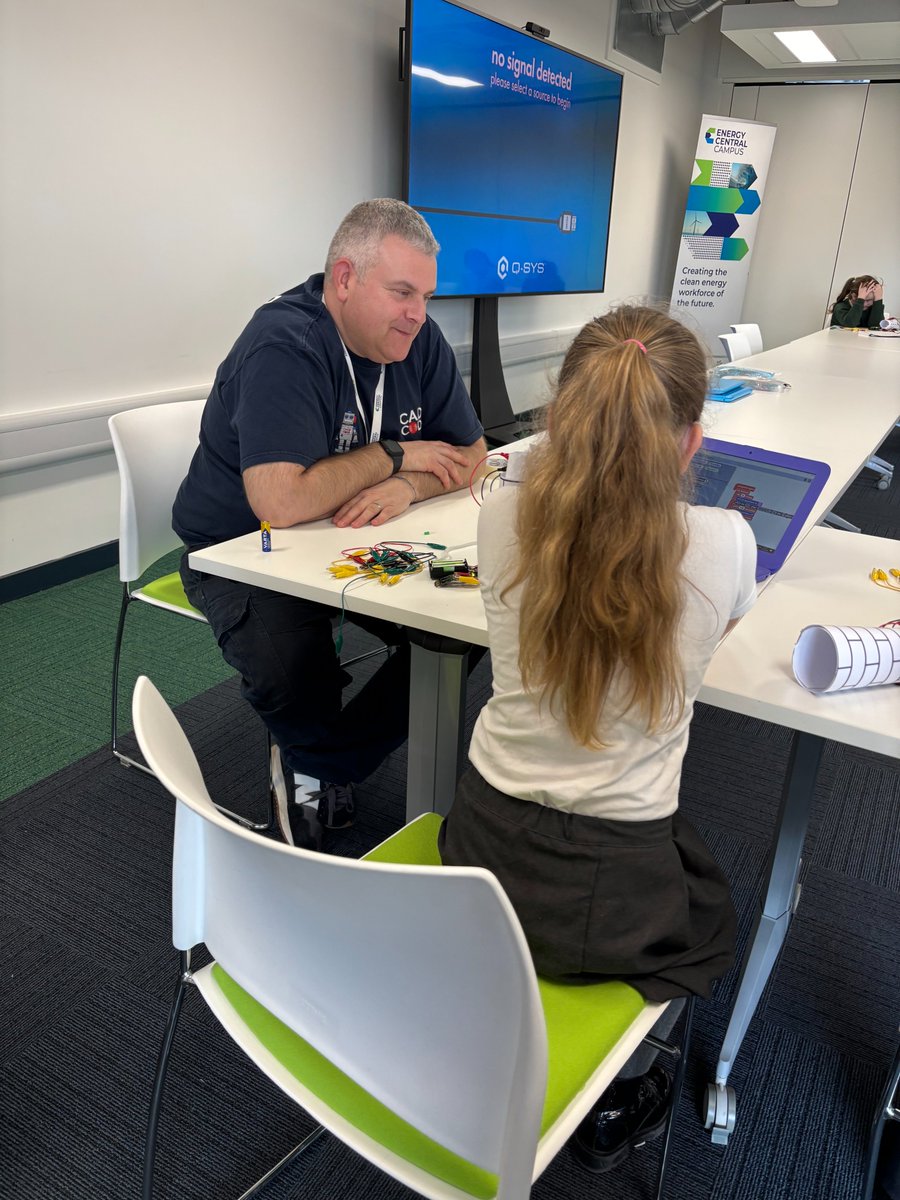 eccampusuk's tweet photo. Last Friday, we were delighted to welcome Year 2 students from New Delaval Primary to the Energy Central Learning Hub for an exciting lighthouse coding workshop with CAD2CODE.

A fantastic hands-on session full of creativity, problem-solving and digital skills in action! https://t.co/XIctJnl5Ss
