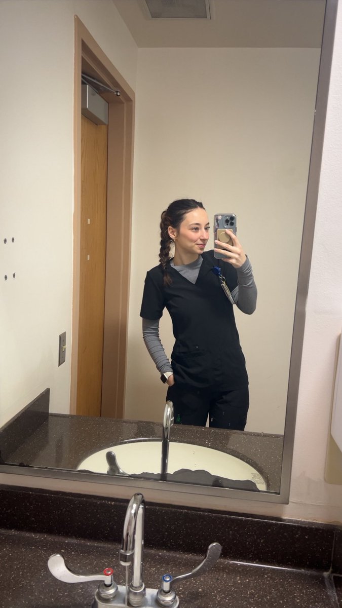 teastache's tweet photo. Having to go back to work after Seattle regional😭 https://t.co/8pxrozLbaf