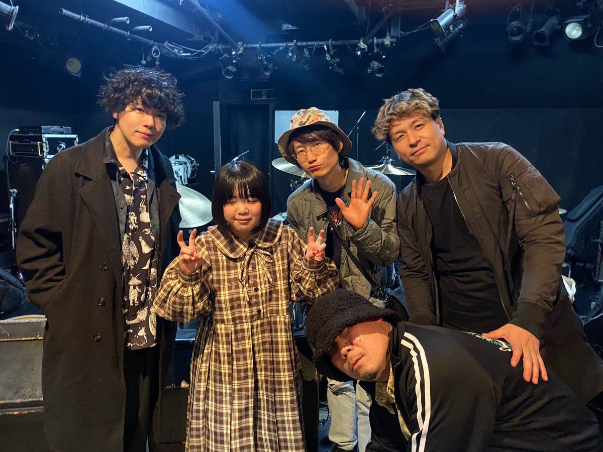 クオーツ星prsents「6周年の星」
ありがとうございました！

1、ドアたち
2、ひとで(新曲)
3、夜戦ちゃん
4、団地
5、金田一耕助の帰還
6、踊るロールシャッハ
7、new music from big pink

#クオーツ星 #古山菜の花 #オワリカラ