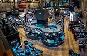 MatriksHaber's tweet photo. New York borsası sert düşüşle açıldı
-Açılışın ardından, Dow Jones  endeksi yüzde 1.8, S&amp;P 500 endeksi yüzde 1.7 ve Nasdaq endeksi yüzde 2.0  geriledi https://t.co/SH7v5OurK3