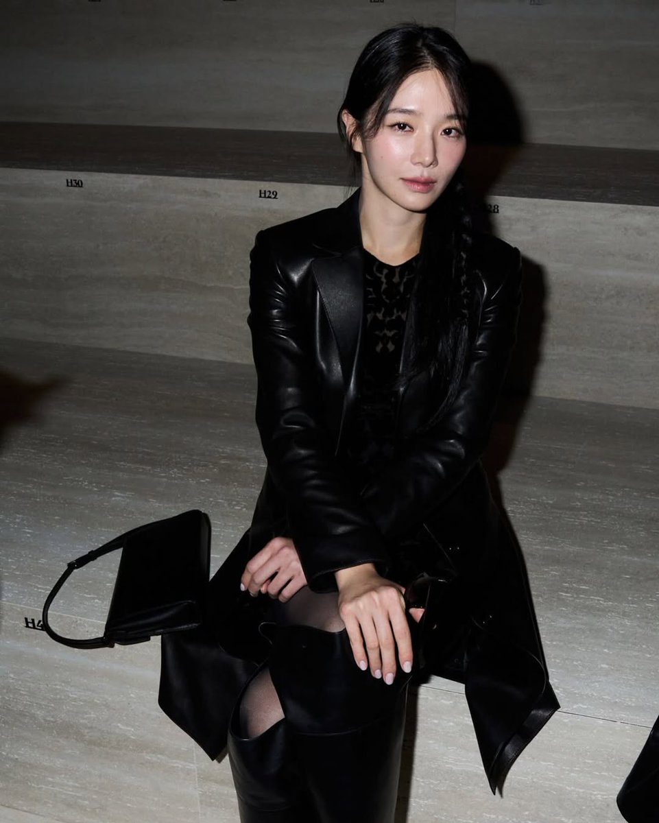 📷 iconsingapore: #ParkGyuyoung at #Gucci's FW #GucciPrimavera show

|| Milan Fashion Week, 2026