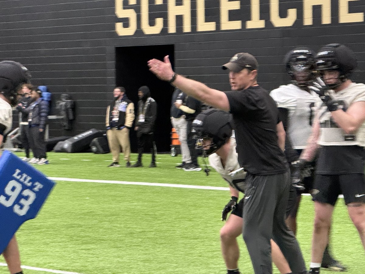 Sam King tweet media