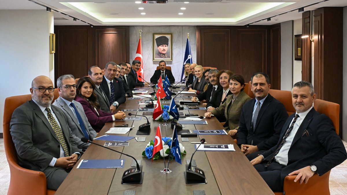 Anahtar Parti Başkanlık Divanı haftalık olağan toplantısı, Genel Başkanımız Sayın Yavuz Ağıralioğlu başkanlığında, Genel Merkezimizde gerçekleştirildi.