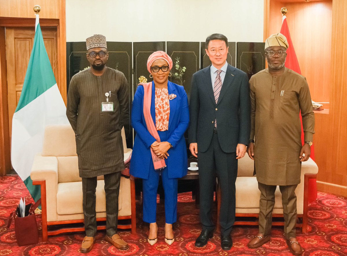 DrMashaMariam's tweet photo. Engaged in a productive meeting with His Excellency @YDunhai Ambassador Extraordinary and Plenipotentiary of the People’s Republic of China to Nigeria to explore structured, long-term institutional cooperation between Nigeria and China. https://t.co/wZmLAGOl5z