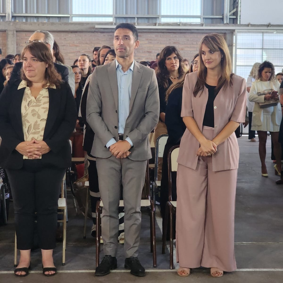 HCD_BahiaBlanca's tweet image. 🏫Acto Oficial de inicio de Ciclo Lectivo 2026

✒️La presidente del HCD, concejal Gisela Caputo, asistió esta mañana al Acto Oficial de inicio de Ciclo Lectivo 2026, el que tuvo lugar en la Escuela Primaria N°22 de nuestra ciudad.
#HCD
#ConcejoDeliberante 
#HCDBahiaBlanca