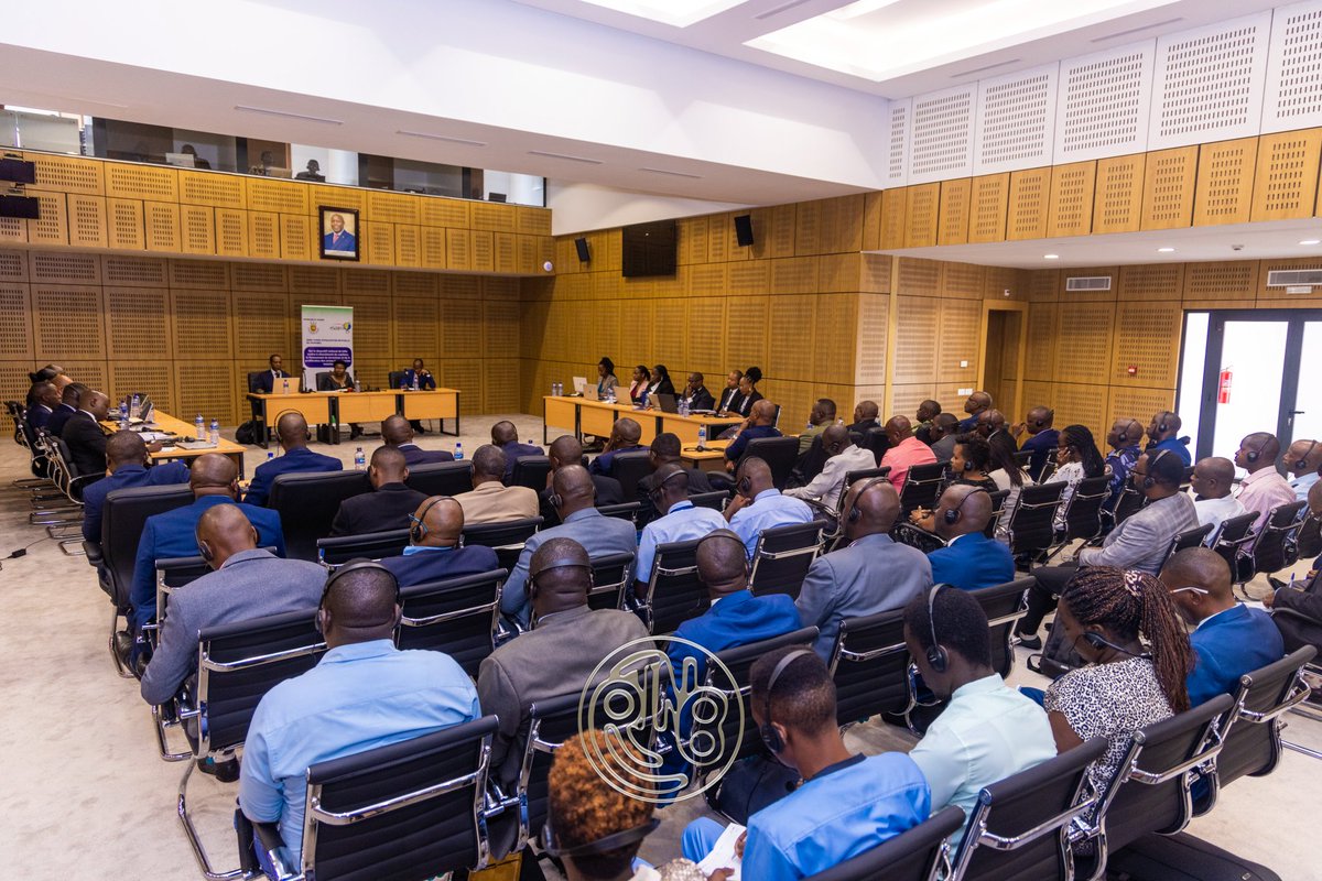 RTNBurundi's tweet photo. Evaluation mutuelle du dispositif de Lutte contre le Blanchiment de Capitaux (LBC), le Financement du Terrorisme (FT) et le Financement de la Prolifération (FP) des armes de
destruction massive: Présentation des recommandations préliminaires aux Hautes Autorités du Burundi

À la suite de la mission d'évaluation mutuelle conduite par les Experts de l’Eastern and Southern Africa Anti-Money Laundering Group (ESAAMLG), une réunion de haut niveau s'est tenue ce mardi 03 mars 2026 à Bujumbura.

Cette mission, organisée dans le cadre du cycle international d'évaluation des dispositifs de lutte contre le Blanchiment de Capitaux, le Financement du Terrorisme et le Financement de la Prolifération des armes de destruction massive (LBC/FT/FP), s'est déroulée du 15 au 27 février 2026 à Bujumbura.

La réunion de ce matin,  jour de clôture, avait pour objectif de présenter aux Hautes Autorités du Burundi les recommandations préliminaires issues des constats effectués par l'équipe d'évaluateurs. Elle a également constitué un cadre d'échanges constructifs autour des principales observations formulées, dans le respect des priorités nationales et du cadre institutionnel en vigueur.

Cette étape marque une phase importante du processus d'évaluation mutuelle, qui vise à apprécier le niveau de conformité technique et l'efficacité du dispositif national de LBC/FT/FP au regard des standards internationaux.

Les autorités burundaises ont réaffirmé leur engagement à poursuivre le renforcement du cadre juridique, réglementaire et opérationnel en matière de lutte contre la criminalité financière, en étroite collaboration avec les partenaires régionaux et internationaux.

Le rapport d'évaluation suivra les procédures internes de validation prévues par I'ESAAMLG avant son adoption formelle.