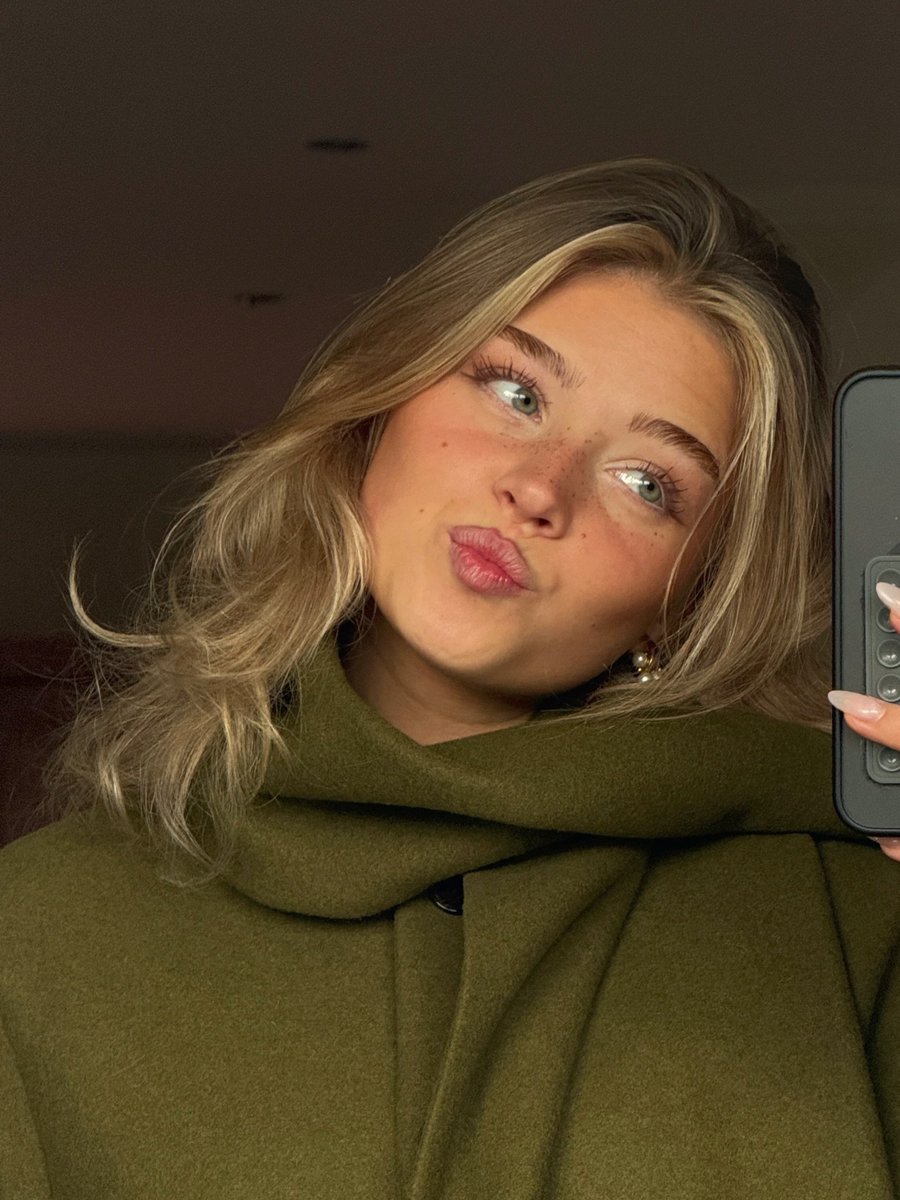 superficial doll 𓆩ꨄ︎𓆪 tweet media