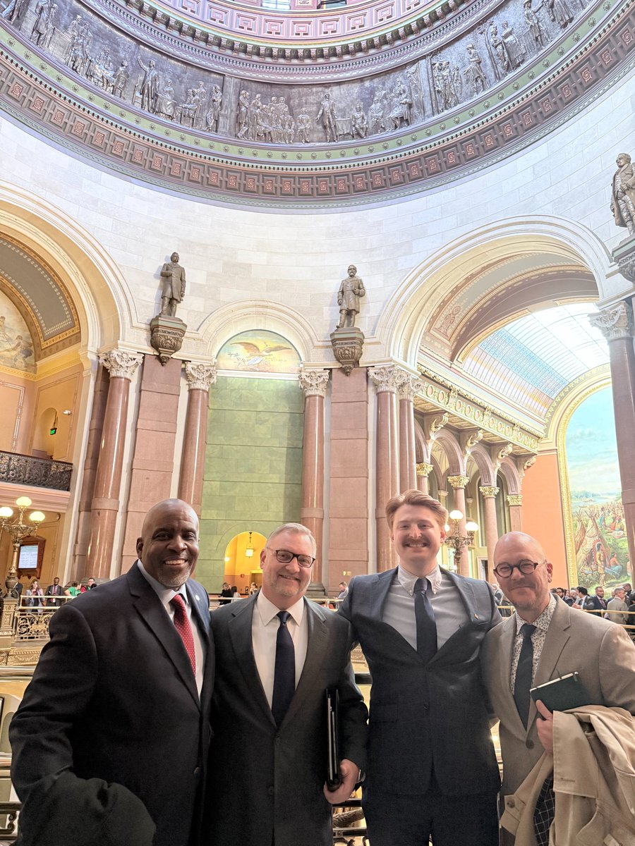_CCAmerica's tweet photo. CCA met with IL legislators in Springfield to discuss how the cleaning industry supports jobs and economic stability statewide, emphasizing fair, consistent labor policies. Next stop: Minnesota!
#CleaningIndustry #Illinois #LaborPolicy #Workforce #Advocacy https://t.co/v43cyQrH27