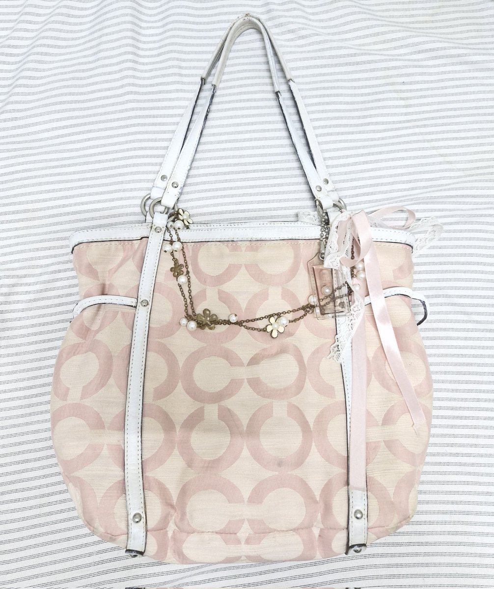 justoneboii's tweet photo. 🍒ส่งต่อกระเป๋า coach มือสอง
น่ารักมากแถมที่ตกแต่ง 400 ส่งฟรี

#ส่งต่อกระเป๋า #ส่งต่อกระเป๋ามือสอง #กระเป๋ามือสอง #กระเป๋ามือ2 #ตลาดนัดsanrio #ส่งต่อเครื่องสําอาง https://t.co/KP8viqInUQ