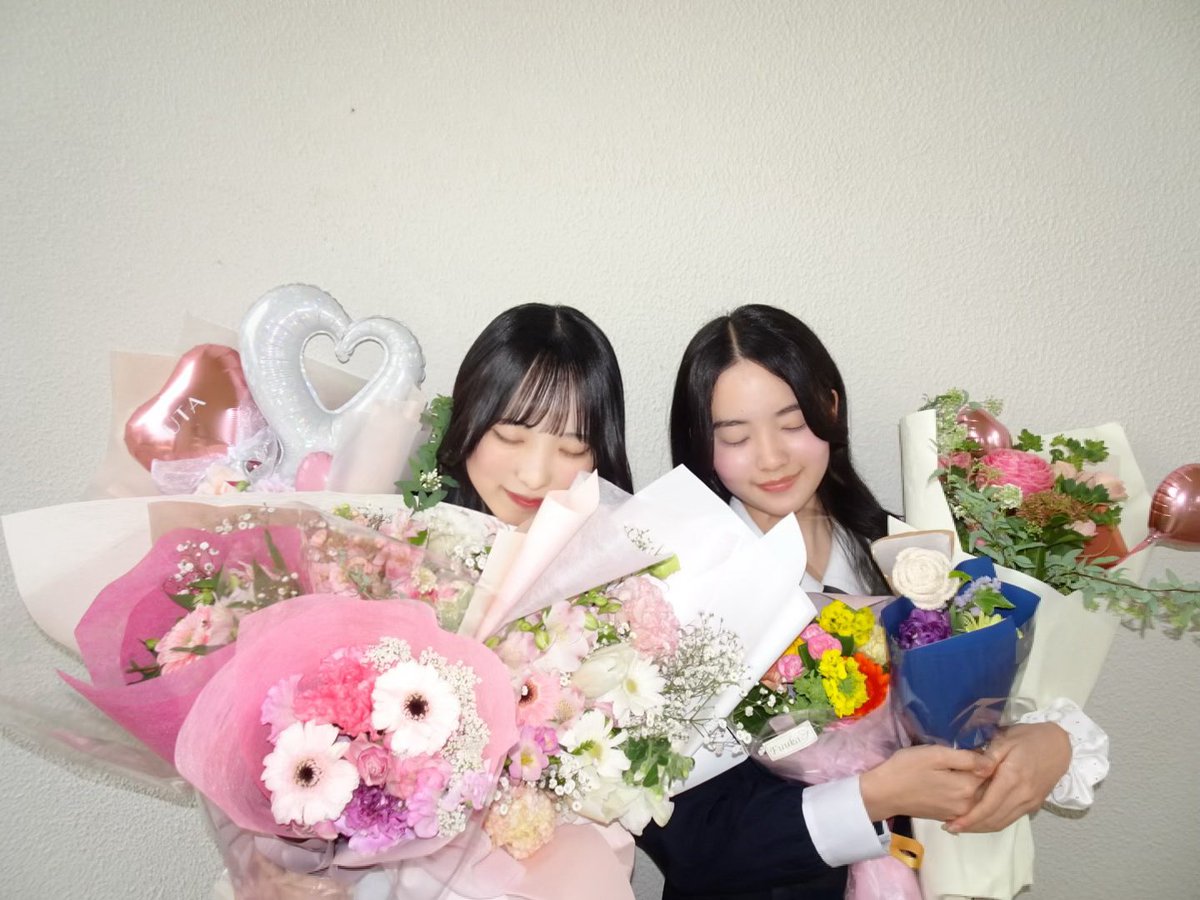 _melody_ux's tweet photo. 高1でアイドルおたくやめて普通のJKなったけど幸せいっぱいだった！彼氏は出来なかった！なんで！
このアカウント14歳➡️18歳お世話になりました😭😭時々覗いてますт_т https://t.co/HgwK3eJrny