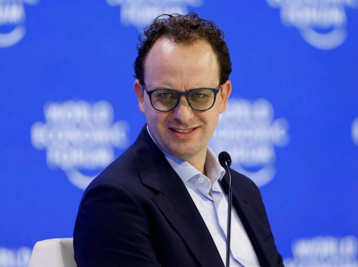 X Freeze tweet media