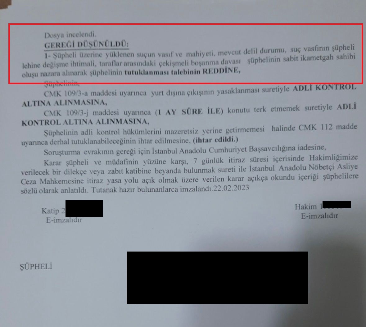 Bir kadın savcı hemen kendi çocuğunu cinsel istismara maruz bırakmakla suçlanan Ayhan Şengüler'in "Çocuğun cinsel istismarı" suçundan tutuklanmasını talep ediyor. 

Peki sulh ceza hakimi ne yapıyor? Savcı gibi düşünmüyor ve tutuklamıyor! +