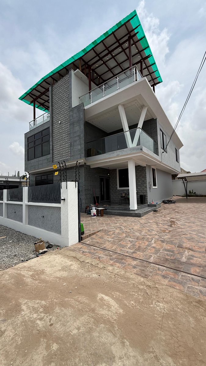 CutiePhilly's tweet photo. Newly built, Fully Furnished 4 Bed with 1 Bedroom Boys Quarters

📍West Trassaco
Asking: $290k 

Features;
* en-suite bedrooms 
* ⁠2no. Family area(s)
* ⁠fully fitted kitchen with all appliances 
* ⁠Dining and a bar 
* ⁠walk in closet 
* fully equipped ⁠gym https://t.co/3GDDNKENdQ