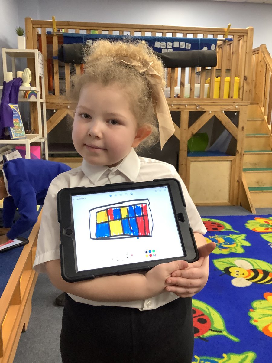 AbbeyPrimary's tweet image. #YR1 #computing
R has drawn a digital painting using shapes and lines