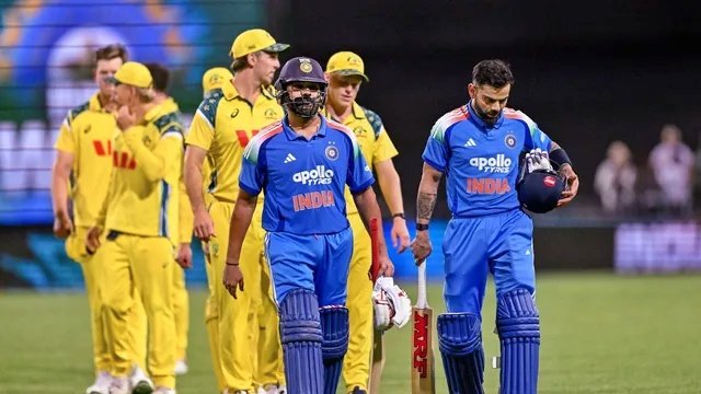 पिछले 10 आईसीसी नॉकआउट मुकाबलों में भारत के लिए सर्वोच्च रन बनाने वाले खिलाड़ी 🚨 

बनाम 🇳🇿 [फाइनल] - रोहित शर्मा 
बनाम 🇦🇺 [सेमीफाइनल] - विराट कोहली 
बनाम 🇿🇦 [फाइनल] - विराट कोहली 
बनाम 🏴󠁧󠁢󠁥󠁮󠁧󠁿 [सेमीफाइनल] - रोहित शर्मा....see more