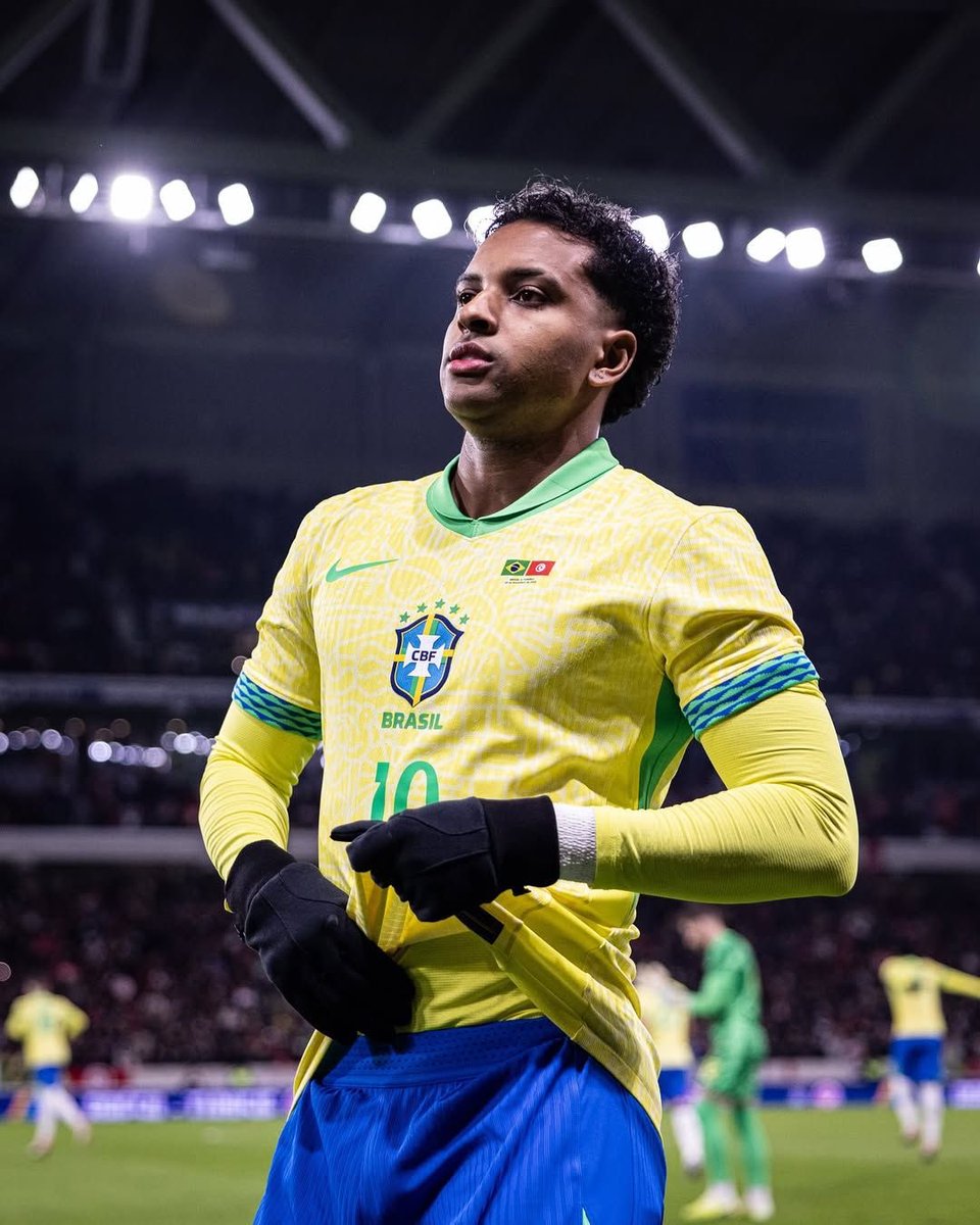 realmilgrauu's tweet photo. 🚨 URGENTE

Rodrygo, do Real Madrid, sofre lesão no ligamento cruzado anterior do joelho direito e está fora da temporada e da Copa do Mundo.

💔

🗞️/marca https://t.co/qPSVHDlS0k