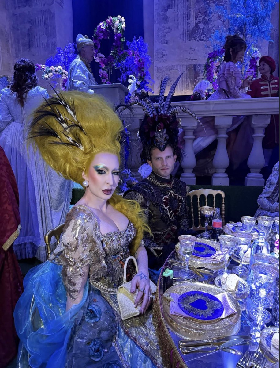 Drag Crave tweet media