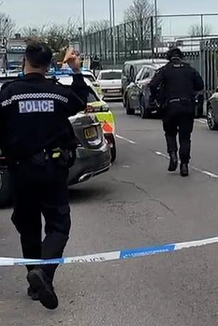 PaulRHopkins's tweet photo. And so it begins, This is Bridge Street in Alum Rock, Birmingham, multiple stabbing injuries with anti-terror police racing to the scene.  Nothing to see here, its all part and parcel of living in a big city. https://t.co/lEmlsVDjKu