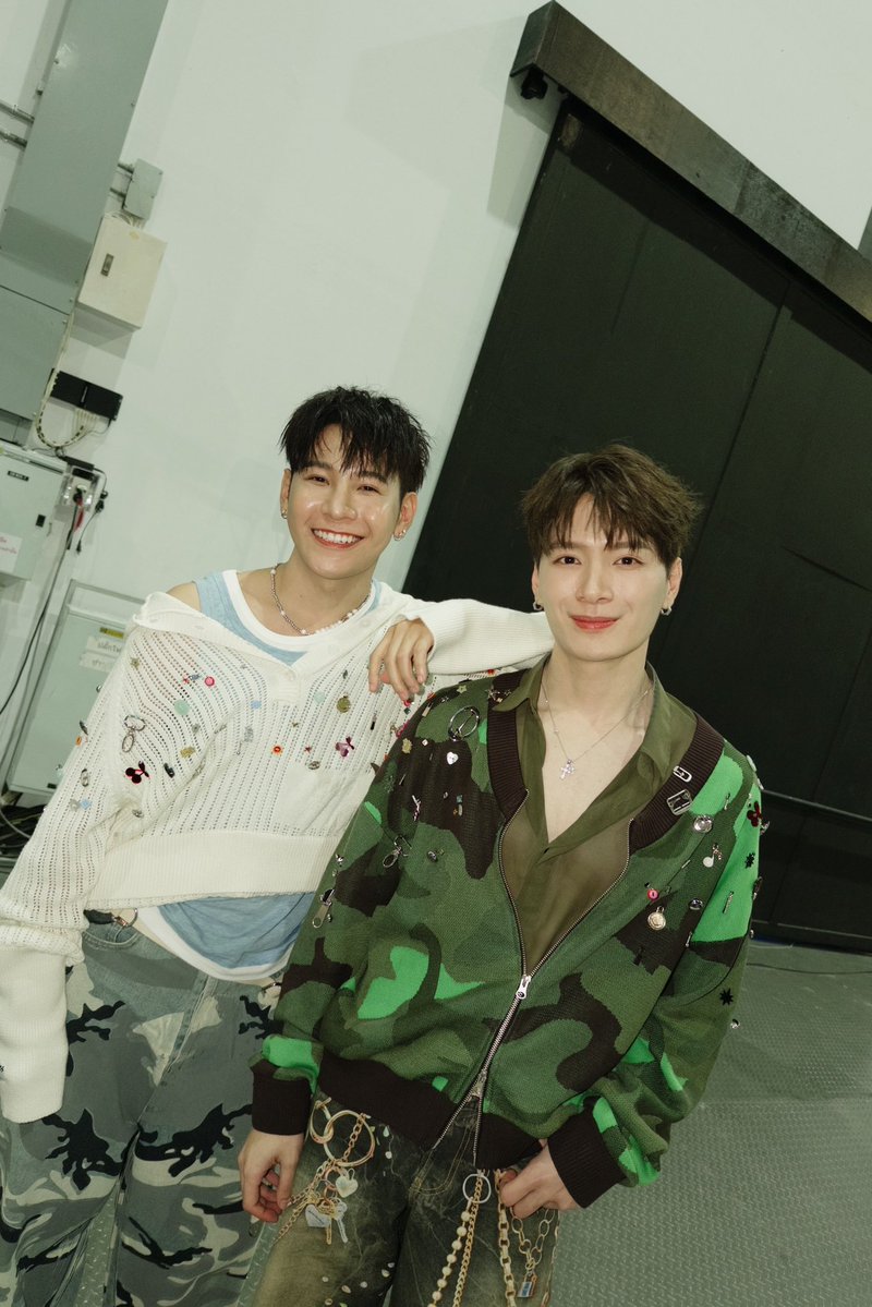 โตมากับแม่ๆจริงๆ 
ตอนเป็นเด็กใหม่ เอาท์ติ้งแม่สัมภาษณ์พวกเรา
ยายให้ตังไปซื้อหนม1000
พี่เจนนี่ชวนเที่ยว ละลายพฤติกรรมเรากับคนในค่าย
แม่ก็อตคอยให้คำปรึกษาคำแนะนำทุกเรื่อง
พี่กอล์ฟ ใจดีกับเราตลอด
ดีใจที่วันนี้วันสำคัญของพวกแม่ แล้วพวกหนูได้มาอยู่ด้วย ขอบคุณที่เชิญพวกหนูมานะครับ