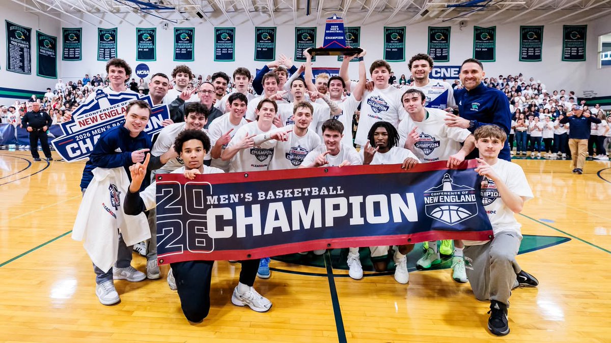 EndicottCollege's tweet photo. ICYMI: Your No. 13 nationally ranked Gulls are CNE Champs 🏆🔥 Endicott men’s basketball led wire-to-wire in an 87–66 win over Western New England on Sunday, opening the title game on a historic 16–0 run.

📸: Bradley Griffin ’28 &amp; David Le ’10

#ThisIsEndicott https://t.co/hLR50NFgs4